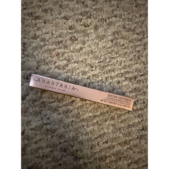 Anastasia Brow Definer Triangular Brow Pencil Caramel 0.007oz/0.2g New With Box - Picture 2 of 6